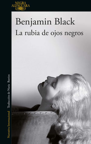 La rubia de ojos negros